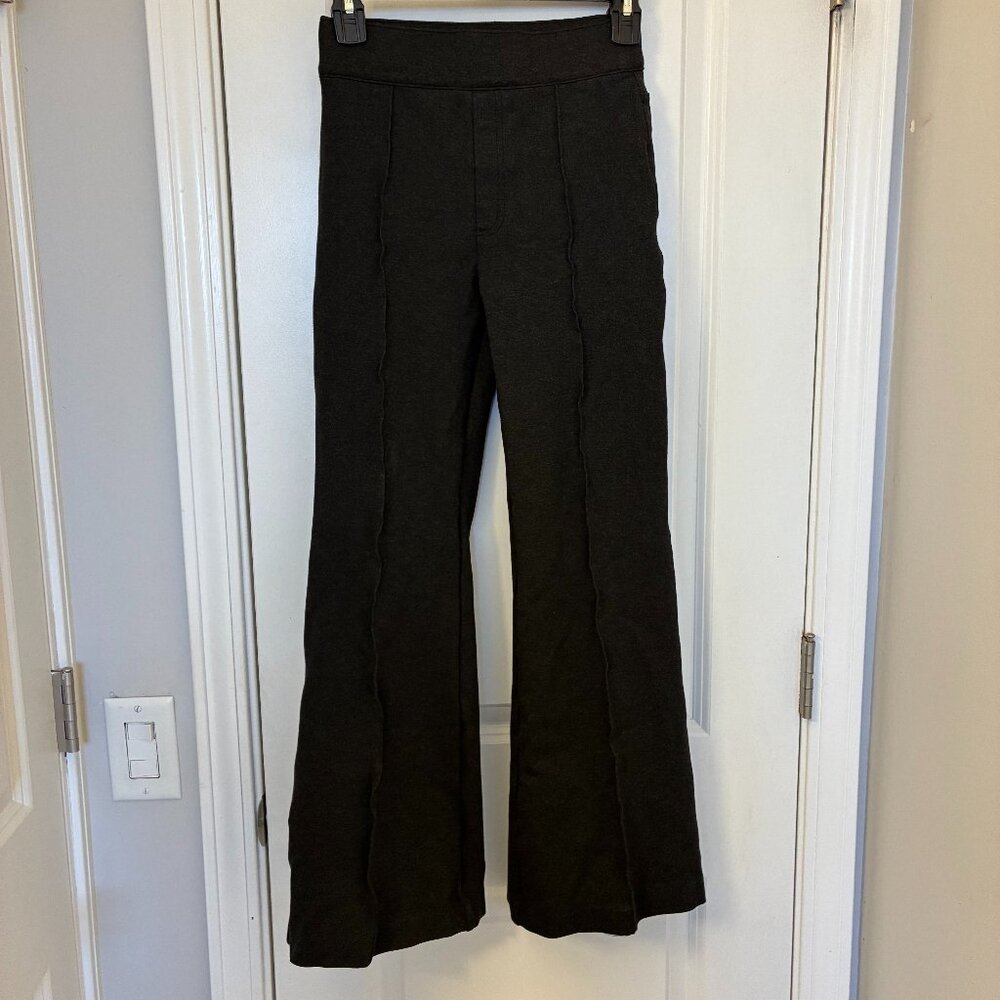 SPANX supersmooth PerfectFit Ponte Flare Pant / XS Petite / Charcoal Heather